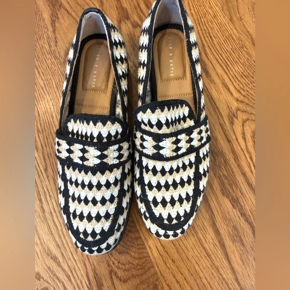 Kelly & Katie Black, White & Beige Woven Loafers - Like New!! - Picture 1 of 7